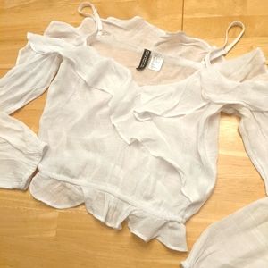 🌈10/$15🌈White ruffle off the shoulder see-through blouse w adjustable straps